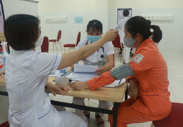Công ty Điện lực Sơn La: Hơn 400 CBCNV tiêm vắc xin phòng dịch COVID-19